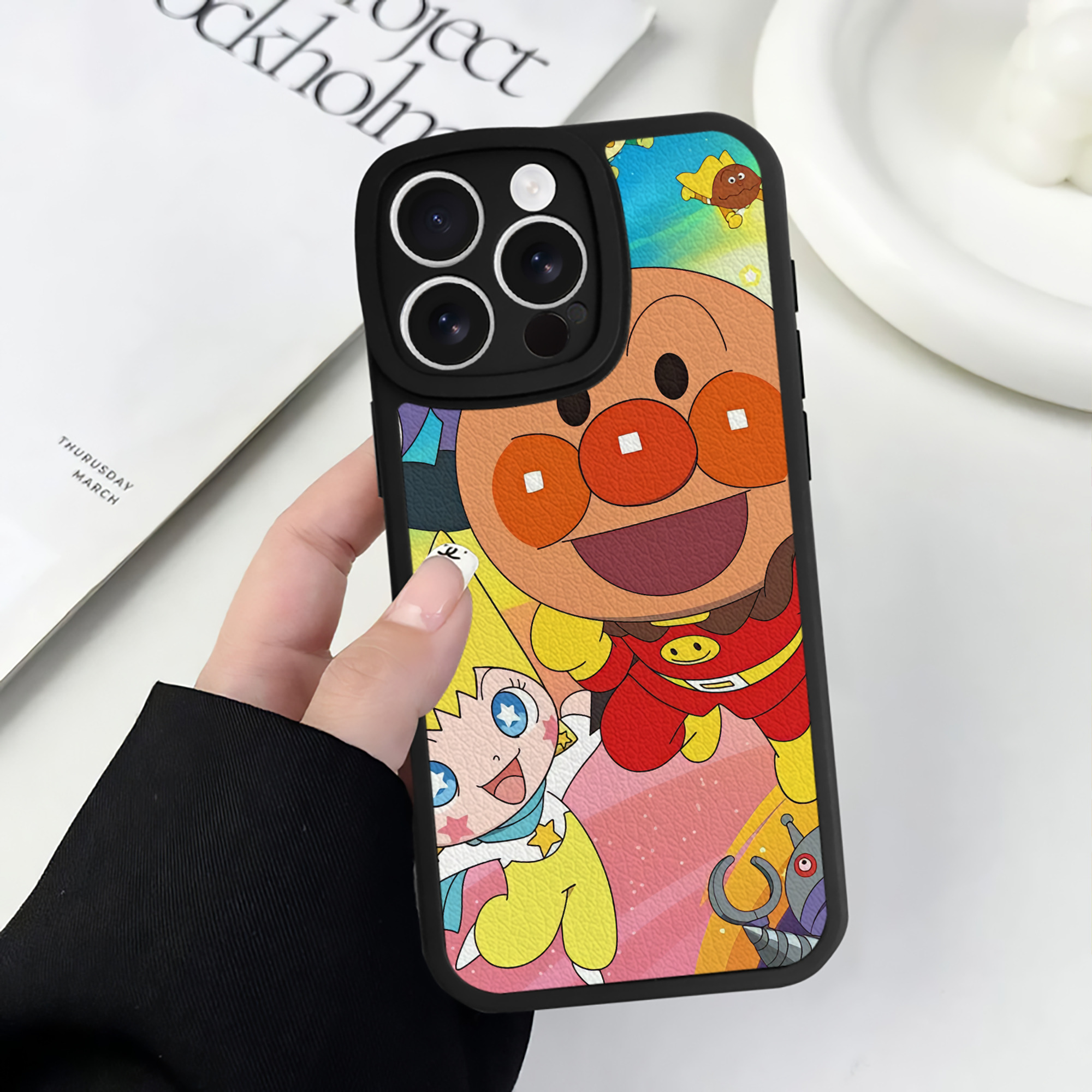 （画像用） アンパンマン Anpanman 【iPhone 16シリーズ対応】シリコンスマホケース（レザー調） 材質：シリコン